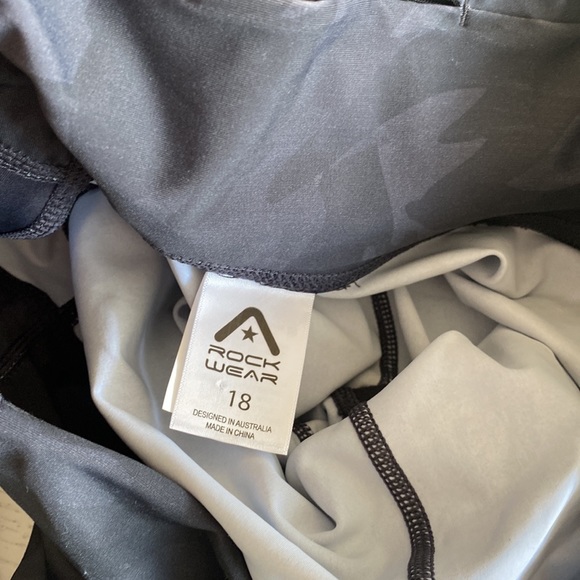 Rockwear Capri Leggings - Picture 5 of 8